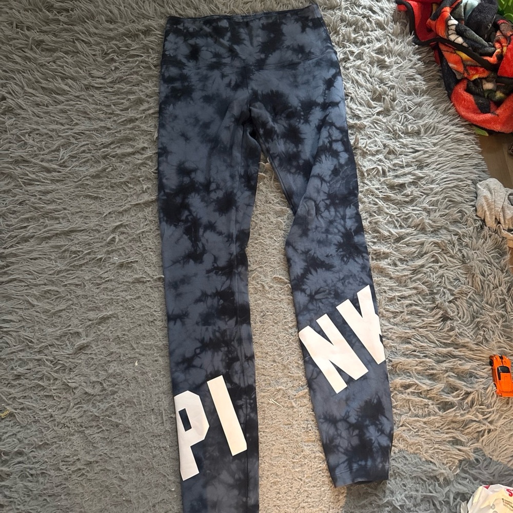 Victoria's Secret PINK navy blue tie-dye leggings with white lettering Small.